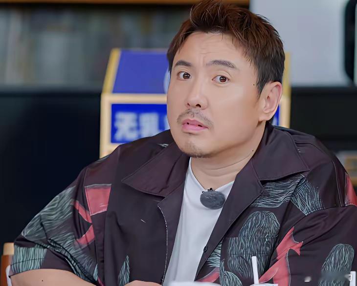 《现在就出发》综艺里，感觉所有明星都在讨好沈腾。贾冰，永远和沈腾一个队，永远支持