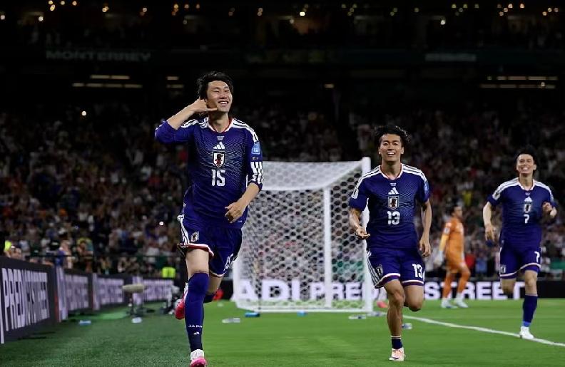 日本队赢了荷兰又踢爆突尼斯，亚洲球队？早不是那么回事了。FIFA第16名，2