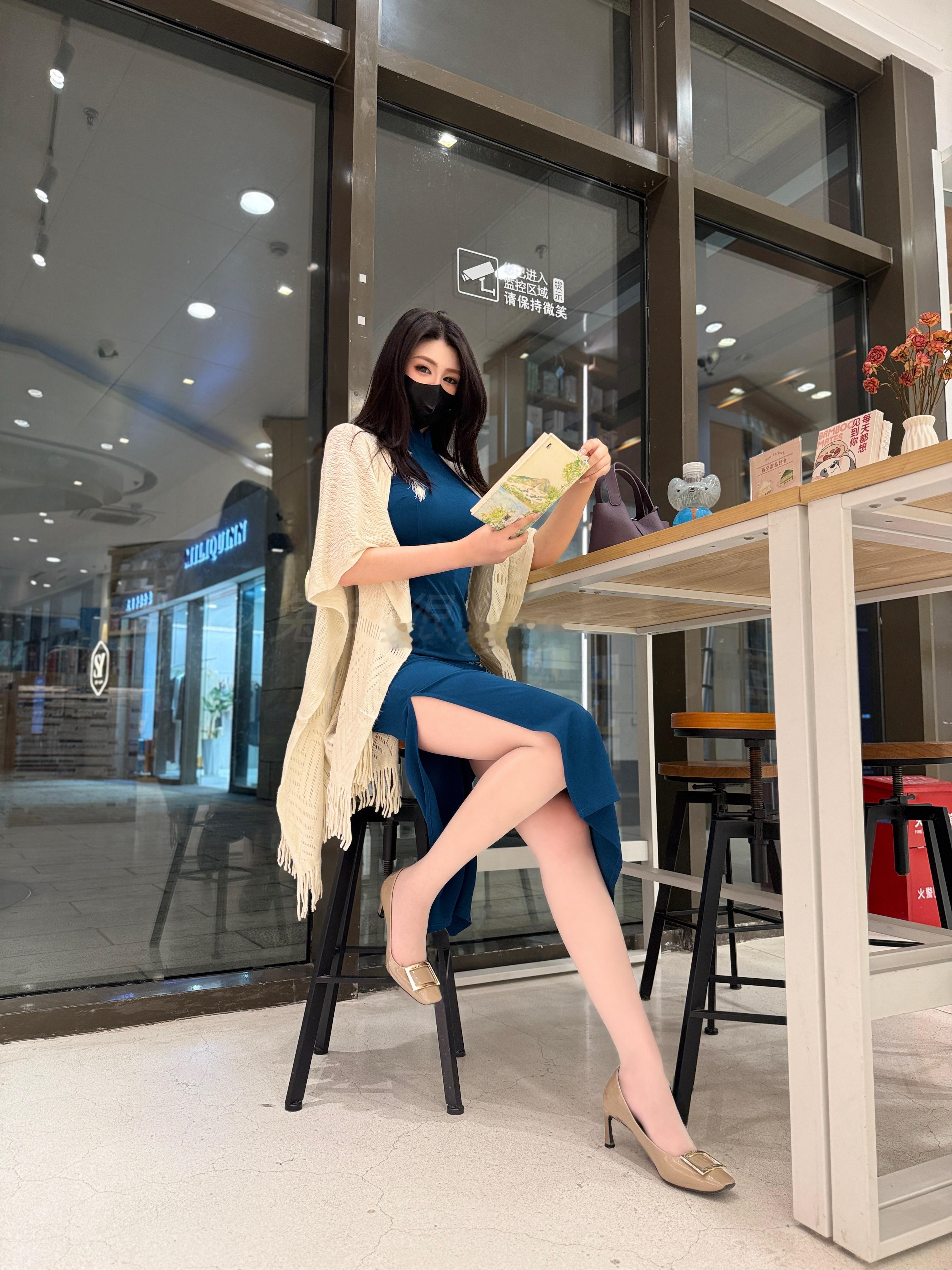 在书店里时间都慢了下来今天穿什么ootd​​​
