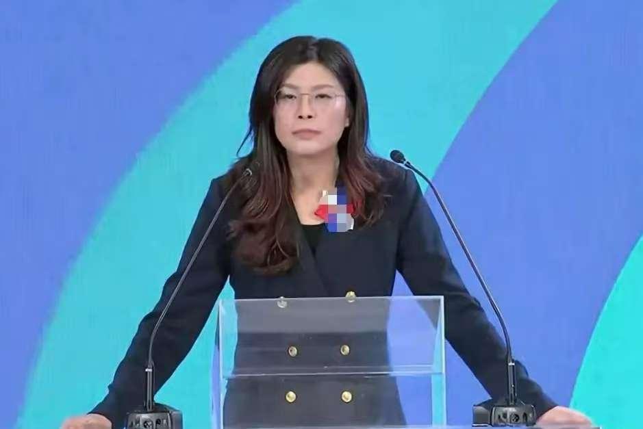 万万没想到，郑丽文明确反对“一国两制”方式。说白了，很多人都觉得郑丽文是统一