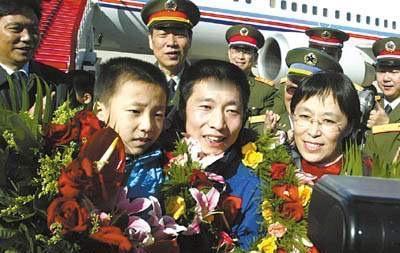 你以为航天英雄的儿子会活在光环下？恰恰相反，他彻底消失在地图里。翟志刚的儿子