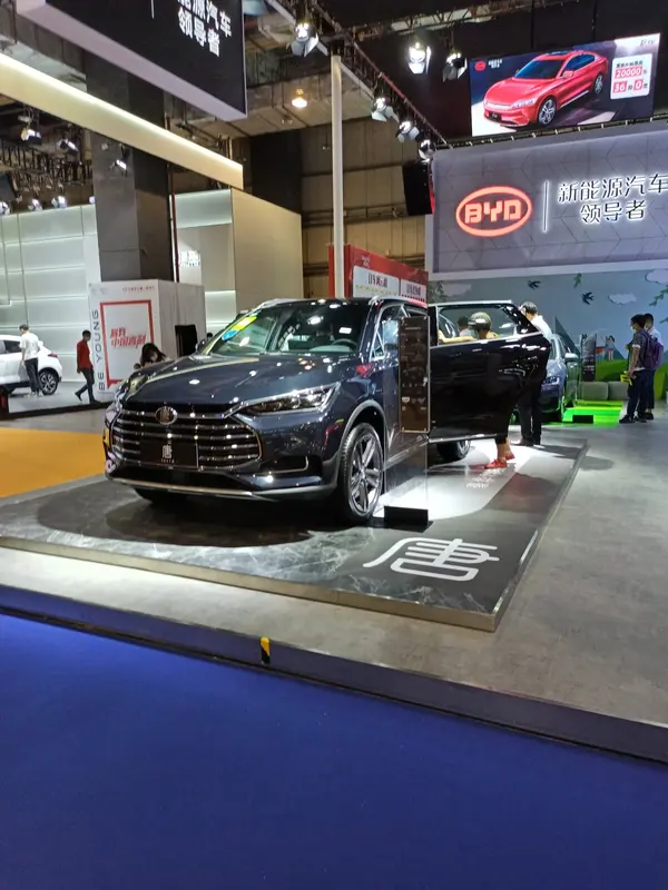 很多人都说比亚迪大唐对标的是问界M9，说起售价是20几万的洗洗睡吧！那么我就