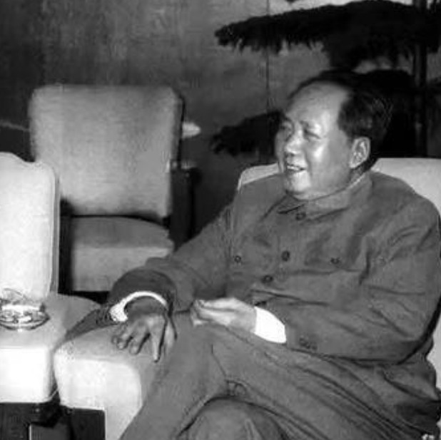 1956年，美国空军倚仗自身强大的军事实力，多次不顾警告入侵我国领空，试图侦察和
