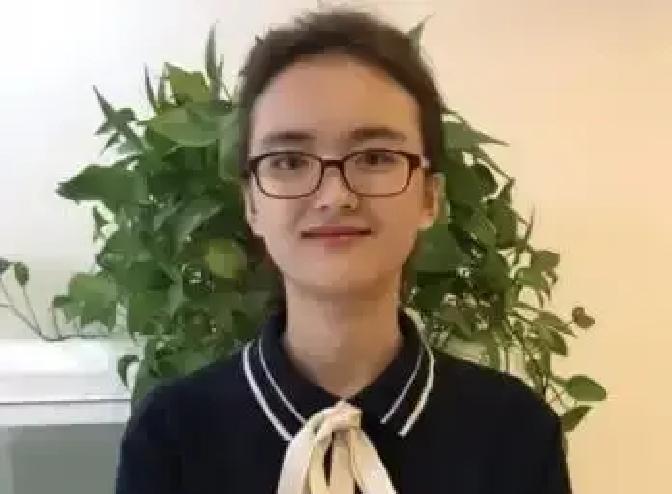 92%的顶尖棋手偷偷用AI训练时，78%的人已经开始下未来30年的棋。唐丹用象