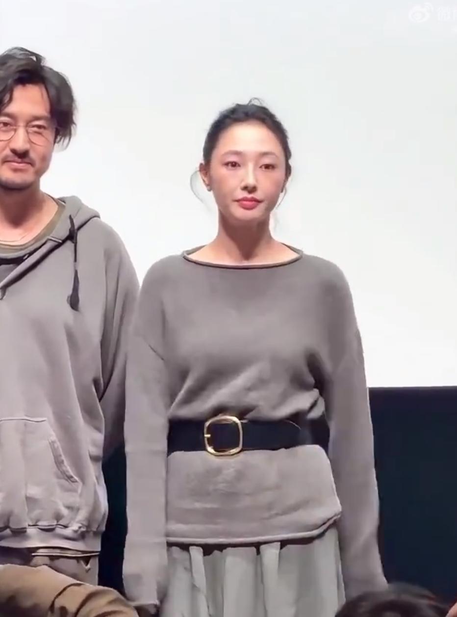 白百何回应了东京电影节的八卦！其实就是她自己太把自己当自己人了，前段时间她甚至