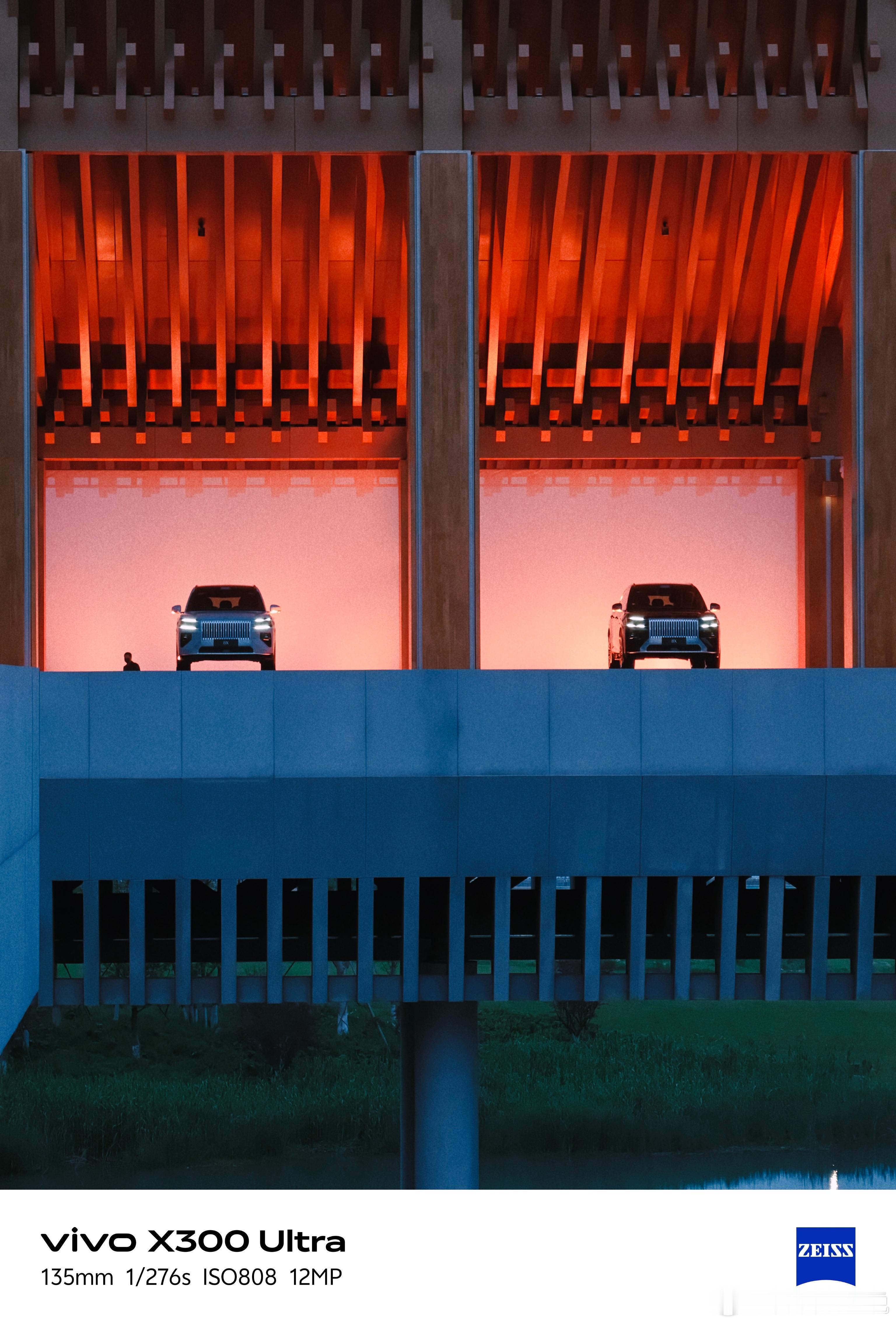 极氪8X上市发布会现场车摆得挺有意境的，来看看美不美？超级Eva新公路之王