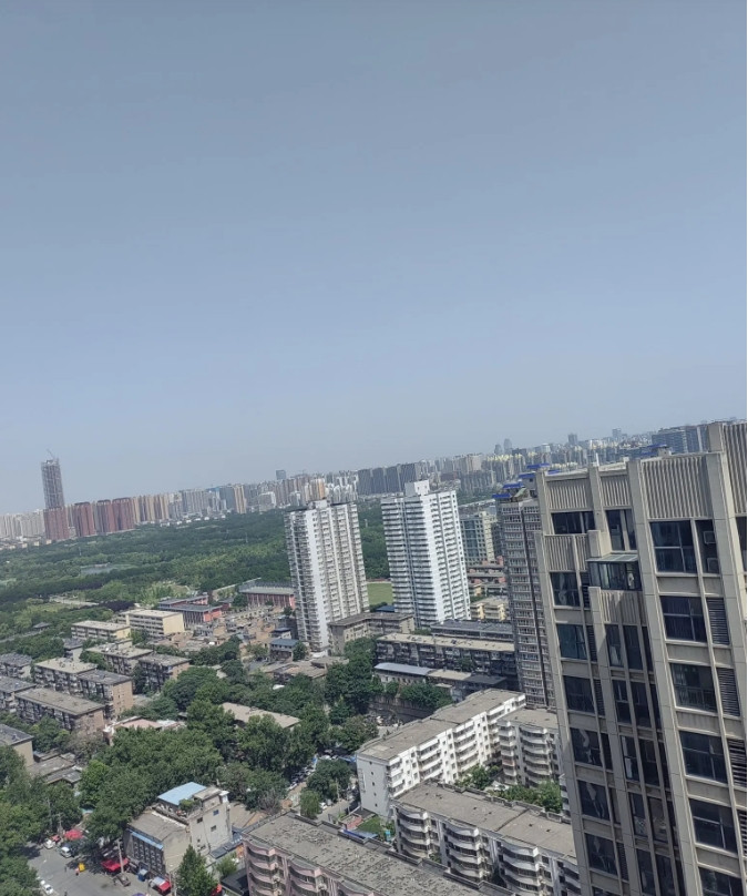 我是一名物业经理，最近我们起诉了几家长期不交物业费的业主