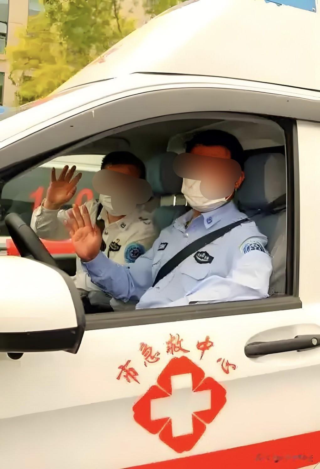 卸磨杀驴！河南，男子开了13年救护车，曾获最美逆行者，就因不愿签外包合同，竟遭医