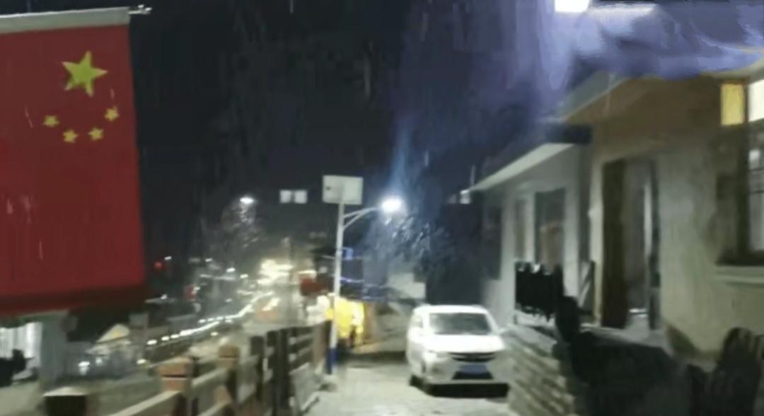 城区为何不下北京10月飘雪上热搜！天津降温至0℃10月18日，“北京下