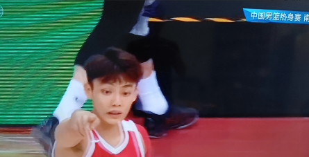 正如TV解说分析的一样，“今晚中国男篮系列热身赛最后一场，谁上来都是想来表现一下