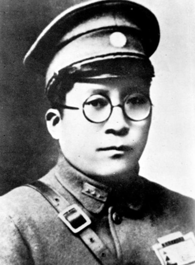 因为冯玉祥入陕诱杀了杨虎城的同乡结拜大哥郭坚，杨虎城一直和冯玉祥不对付，听调不听