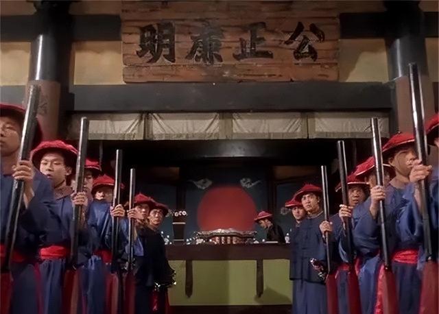 知县屡次遭到上级为难，皇帝得知真相后，将知县连升8级刘青天，您可得为咱们做主