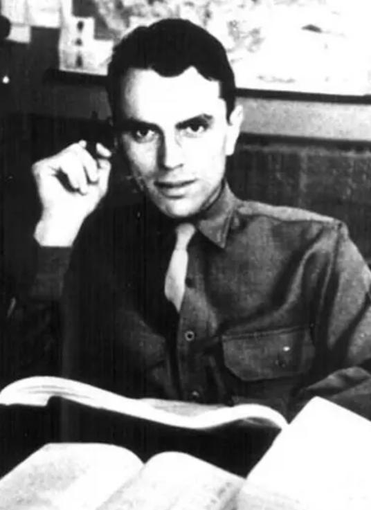 1945年，一名12岁的中国小女孩被美国士兵开车撞死，却只赔偿了26美元，女孩父