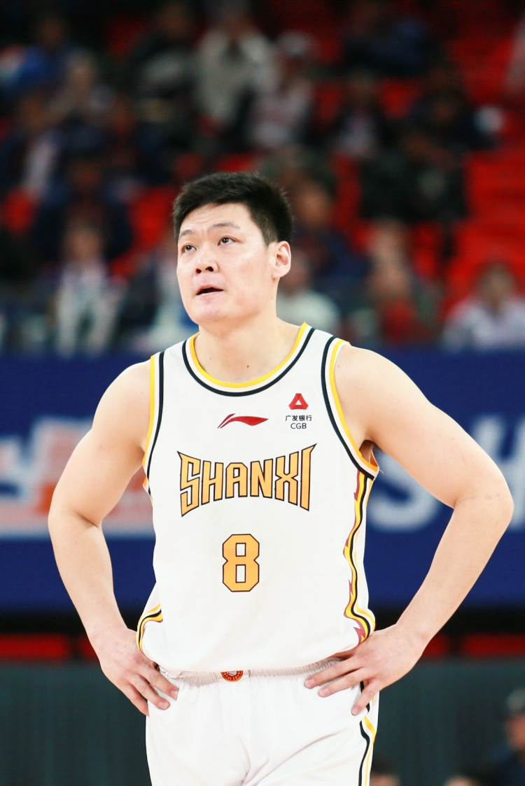 媒体人: 老队员更像是打表现赛 下赛季大概率没这潜力赛了