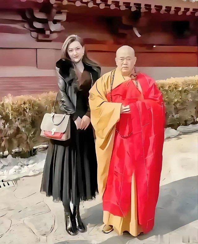 十几年前，正值释永信风头最盛之时，有一位女游客满怀敬仰，特意前往少林寺拜会方丈释