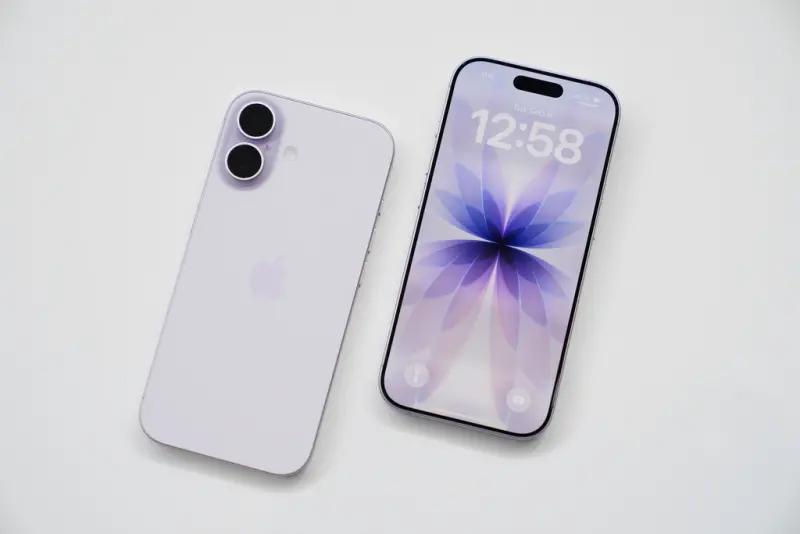 有网友问，今年的苹果iPhone17这么强，那么在6000价位，买iPhone