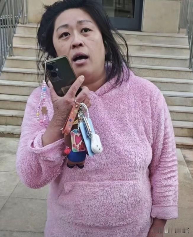 丢人现眼！辽宁的一名女子自称是护士，点了一份外卖让骑手帮带2盒smoke，骑手不