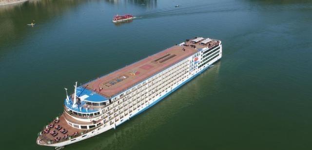 美国在公海强扣中国油轮，为啥中国很淡定，反应平和？谢天谢地美国做了中国的好老