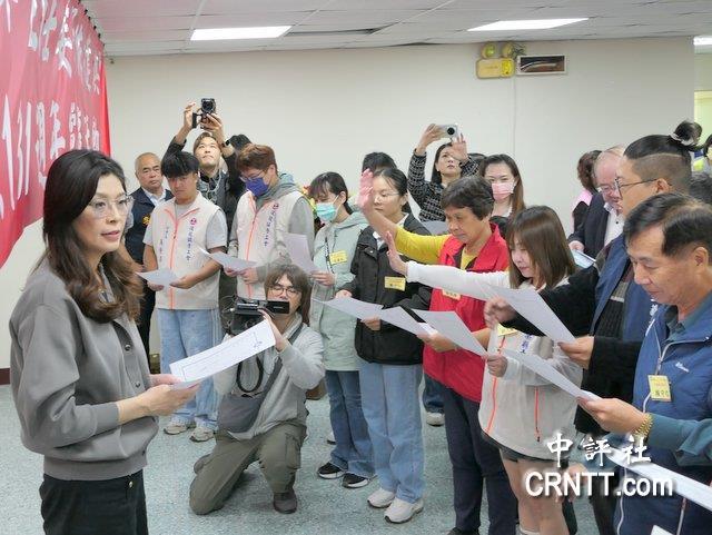 中国国民党主席郑丽文上周末中台湾跑透透，先后到苗栗县、台中市、彰化县和南投县出席