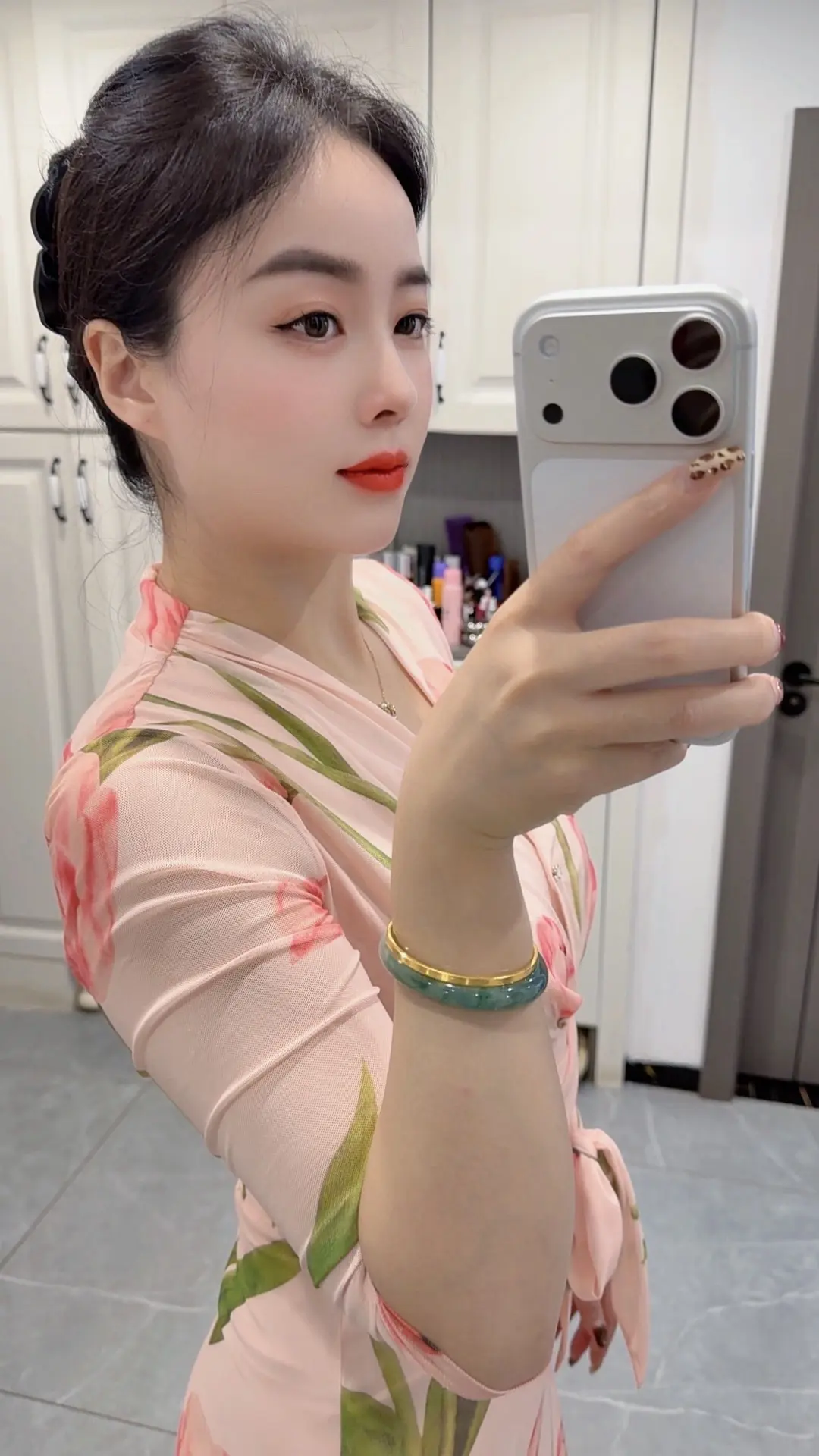 在这个薄情寡义的世界，你可以什么都听但不能什么都信，在这智商过剩，利益...