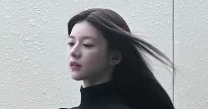 高允真冷艳女郎