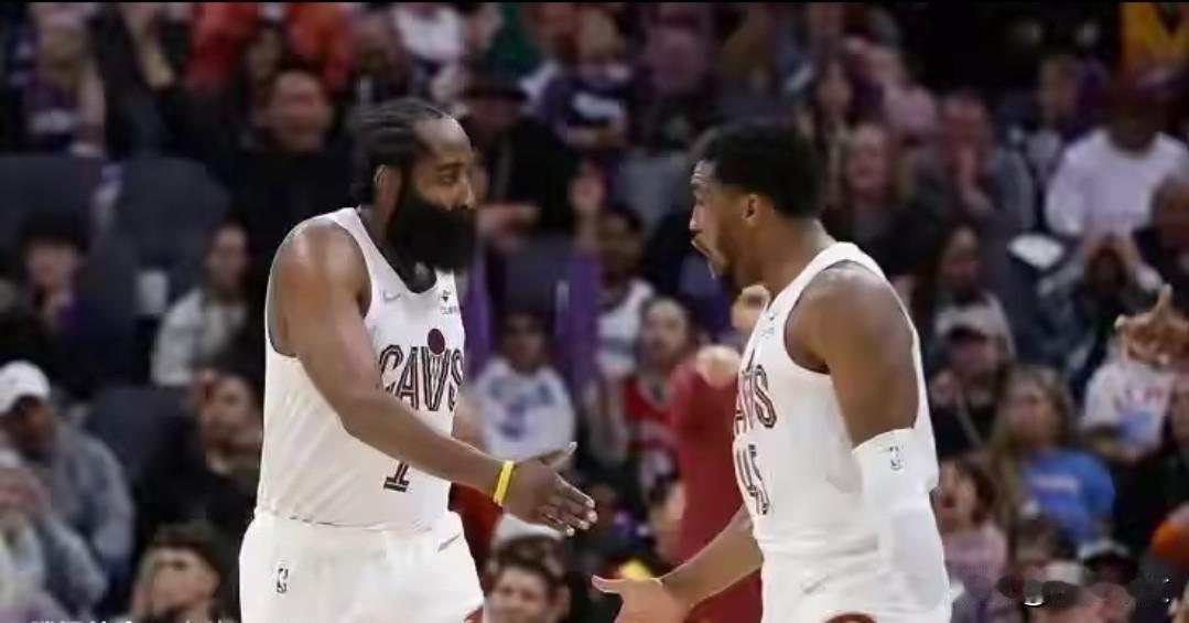 骑士要放弃明日对阵活塞的比赛！骑士官方宣布，米切尔因腹股沟拉伤将缺席对阵活塞的比