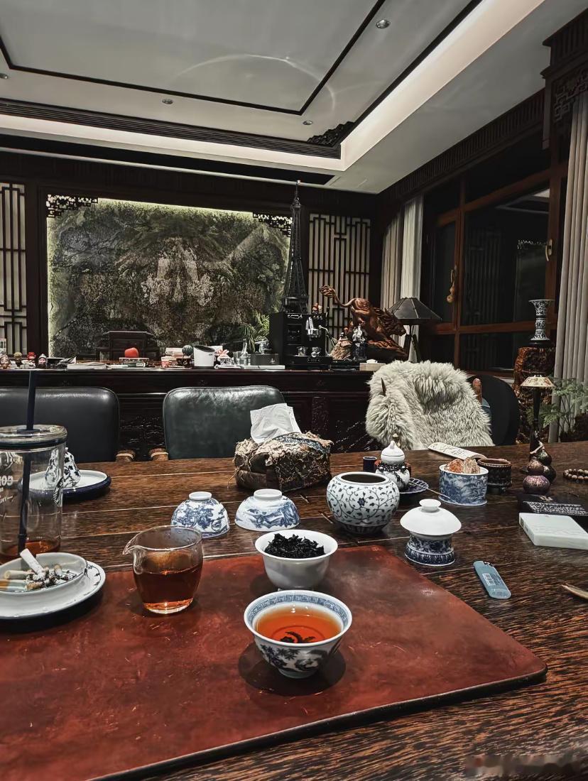 【牛市到底有没有结束？】我们看到这轮自24年启动的牛市，走到今年似乎有结束的味道
