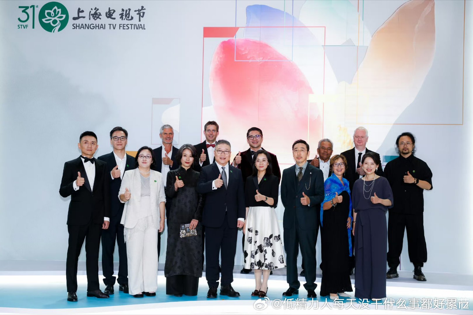 我今天才知道啊，金鹰飞天白玉兰里面……只有白玉兰才是公布评委会名单的飞天和金鹰都