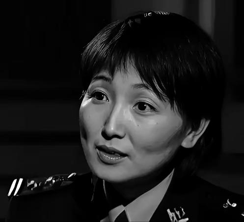 2007年，老检察官张飚牢里巡查，撞见张高平跪地哭诉：他和侄子被杭州“女神探”聂