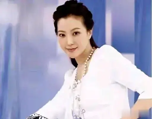 韩国明星美女金喜善