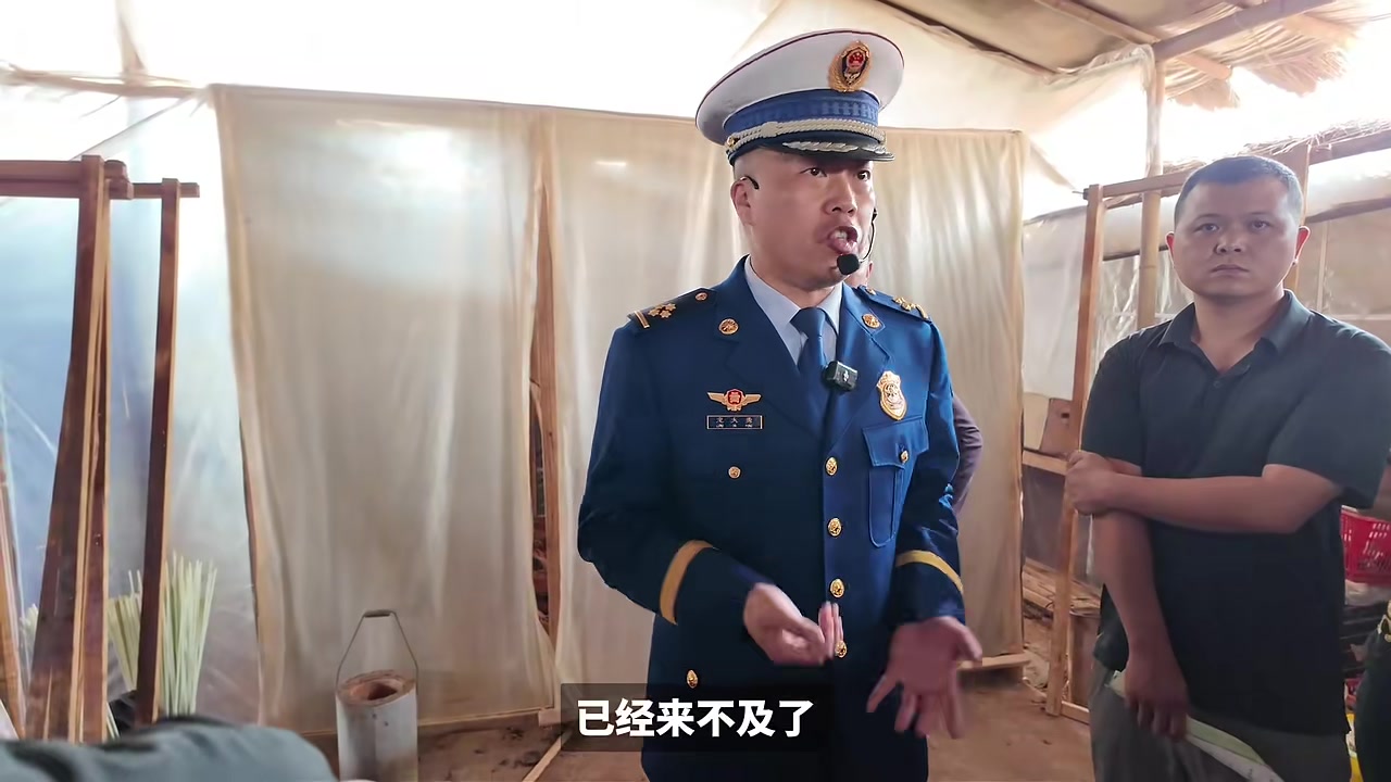 种植大棚起火致2人遇难！消防员现场讲解防火要点@贵州消防@安顺消防