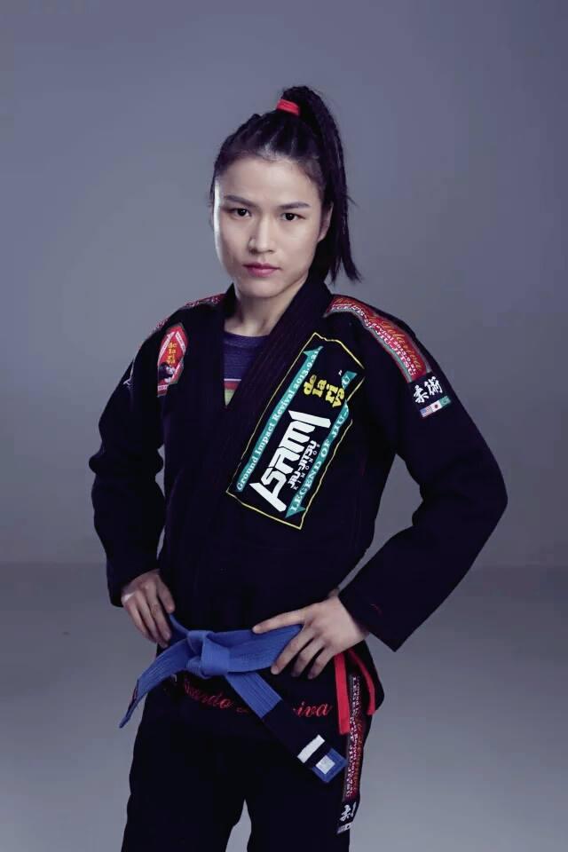 张伟丽继被罗斯击败两次之后，再次败给舍普琴科，整场比赛毫无争议，三位裁判一致判定