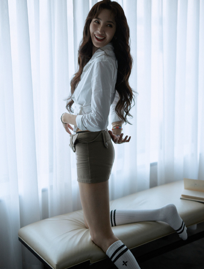 她才称得上女人界的天花板！窈窕淑女，君子好逑，真美，谁要是娶了她，估计做梦都能笑