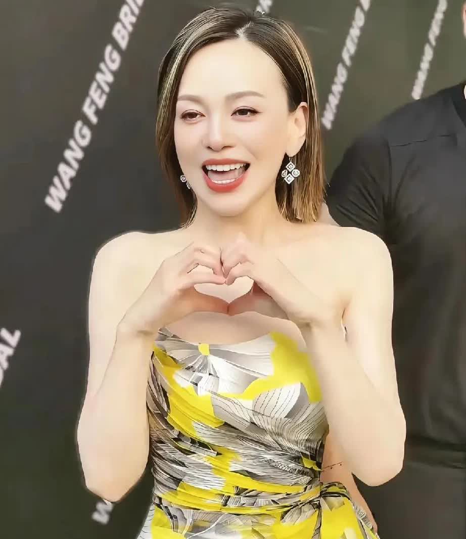 王琳才不让人窒息​真正窒息的是王琳的儿子​他花着王琳赚的钱在国外