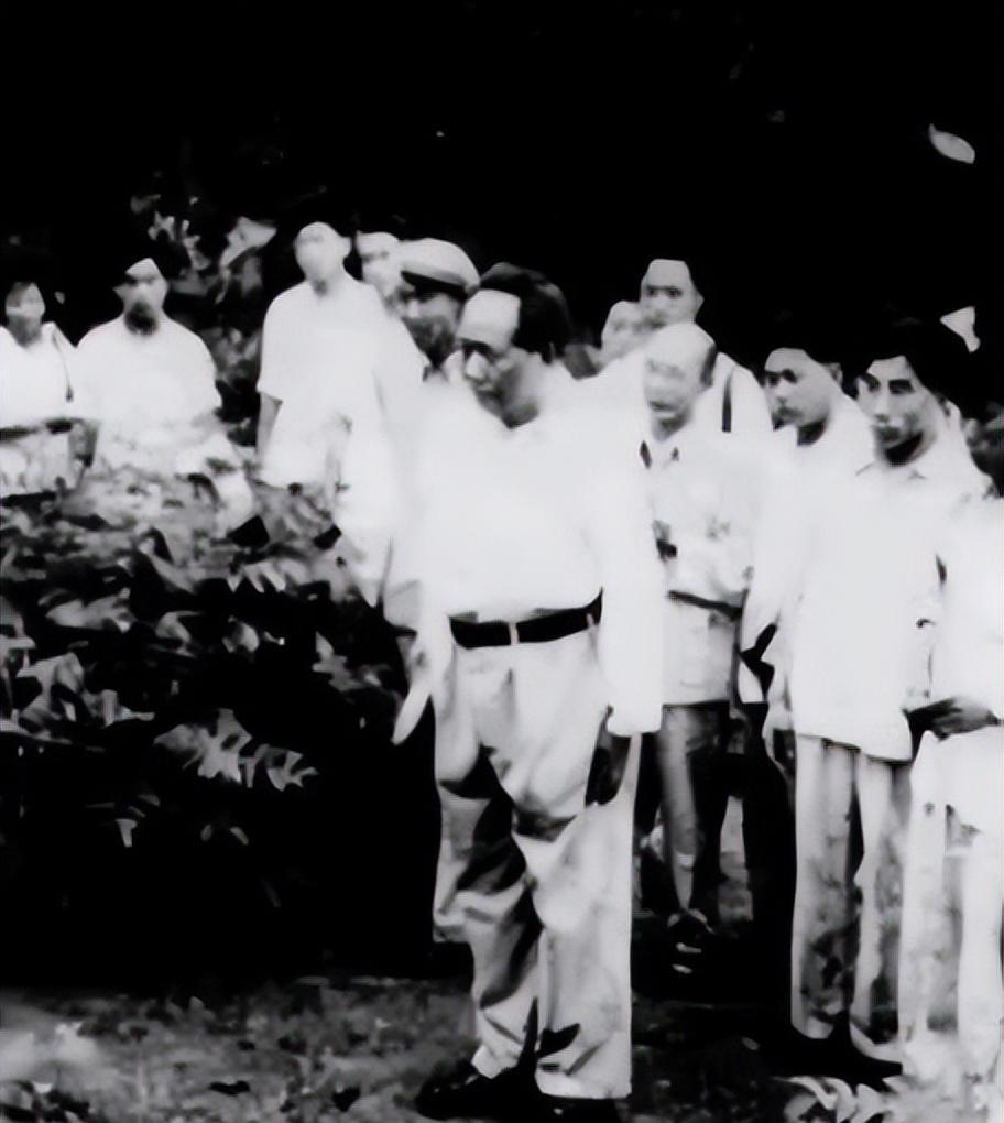 1959年毛泽东回韶山祭祖时听闻挖祖坟者被处决，直言此举令人痛心大失民心194