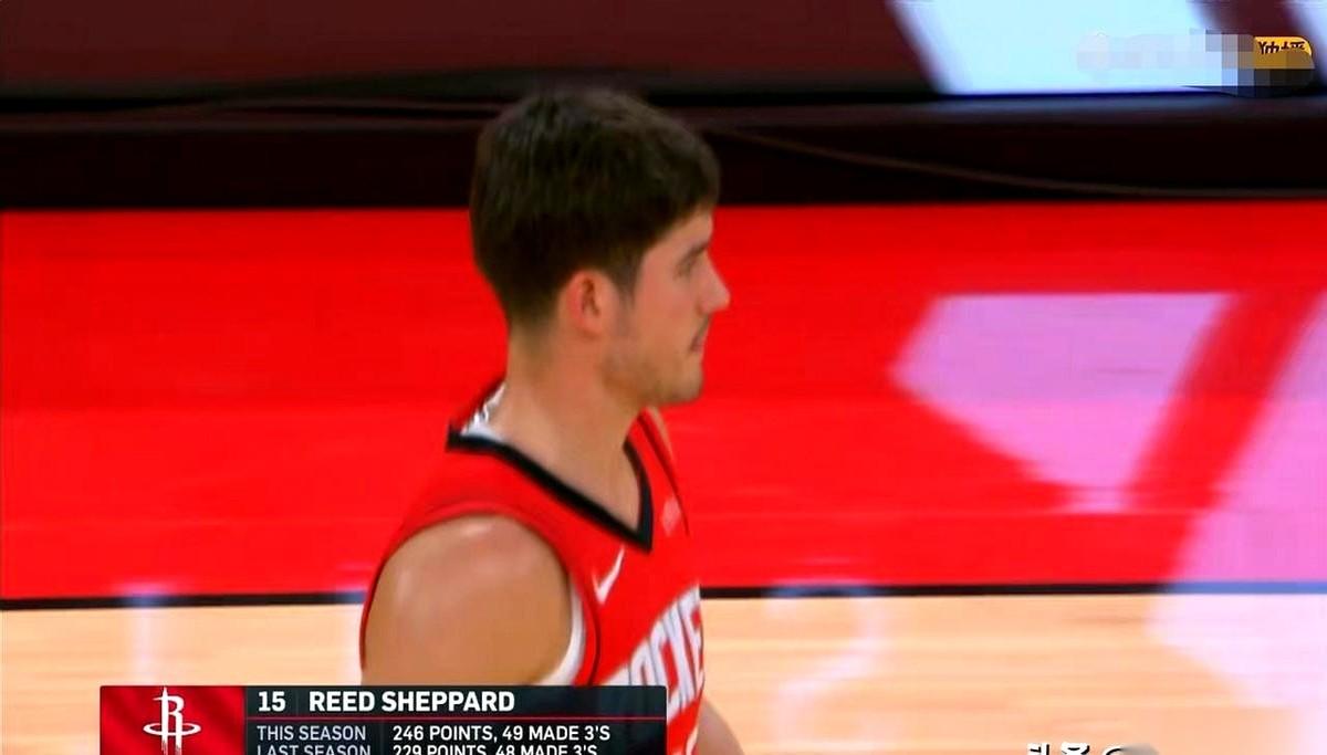 我跟你们讲个邪门的事儿。火箭那个新秀谢波德，上半场6次出手，就投进1个球，只拿