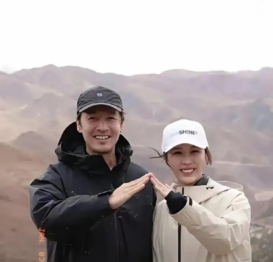 王石老婆高原晕厥照疯传胡歌扶她下山那刻，全网都在猜：下一站换谁？节目