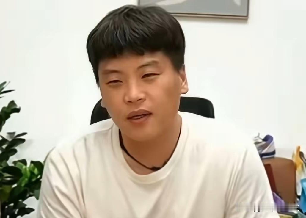 按照郝帅直播说到蔡振华用人标准，男乒只有王楚钦一人达标！郝帅说:蔡振华用人