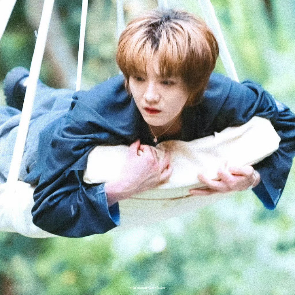 鹿晗00后自己的林志颖鹿晗状态真重返二十岁了哈哈哈哈哈鹿晗这个卷毛造型在五哈里跑