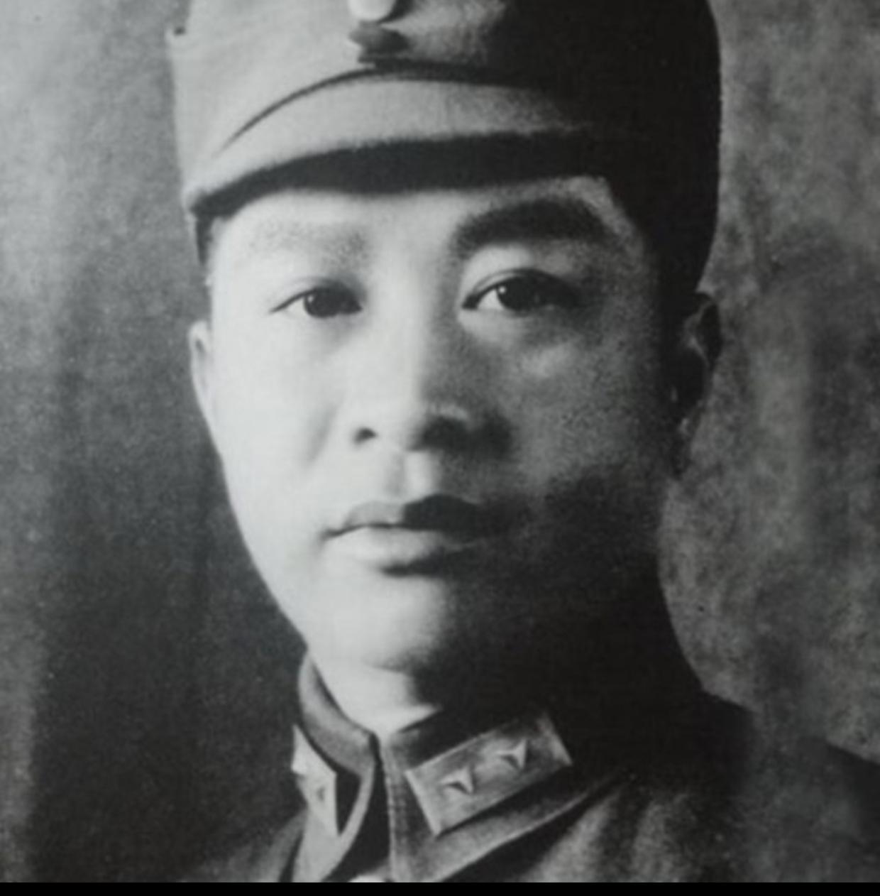 广州起义中的分歧（修正）叶挺的主张（务实军事路线）起义军占领广州后，叶挺