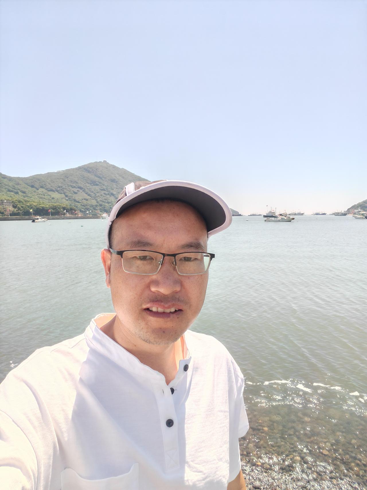 混迹交易圈十几年，我可以很负责地说：绝大多数交易者，智商、技术、认知差距都不大。