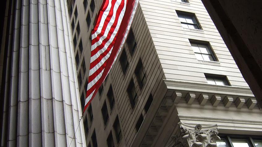 🌛美伊这一闹，竟然要牵动全球多个行业的神经，摩根大通的预警可不是危言耸听，