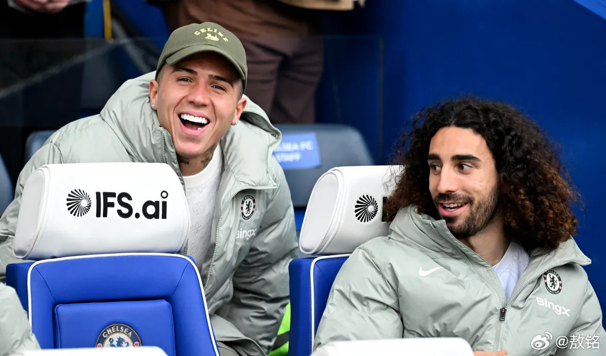 切尔西恩佐和库库雷利亚为啥那么开心啊？！25岁的恩佐，职业生涯最好的年龄，当然