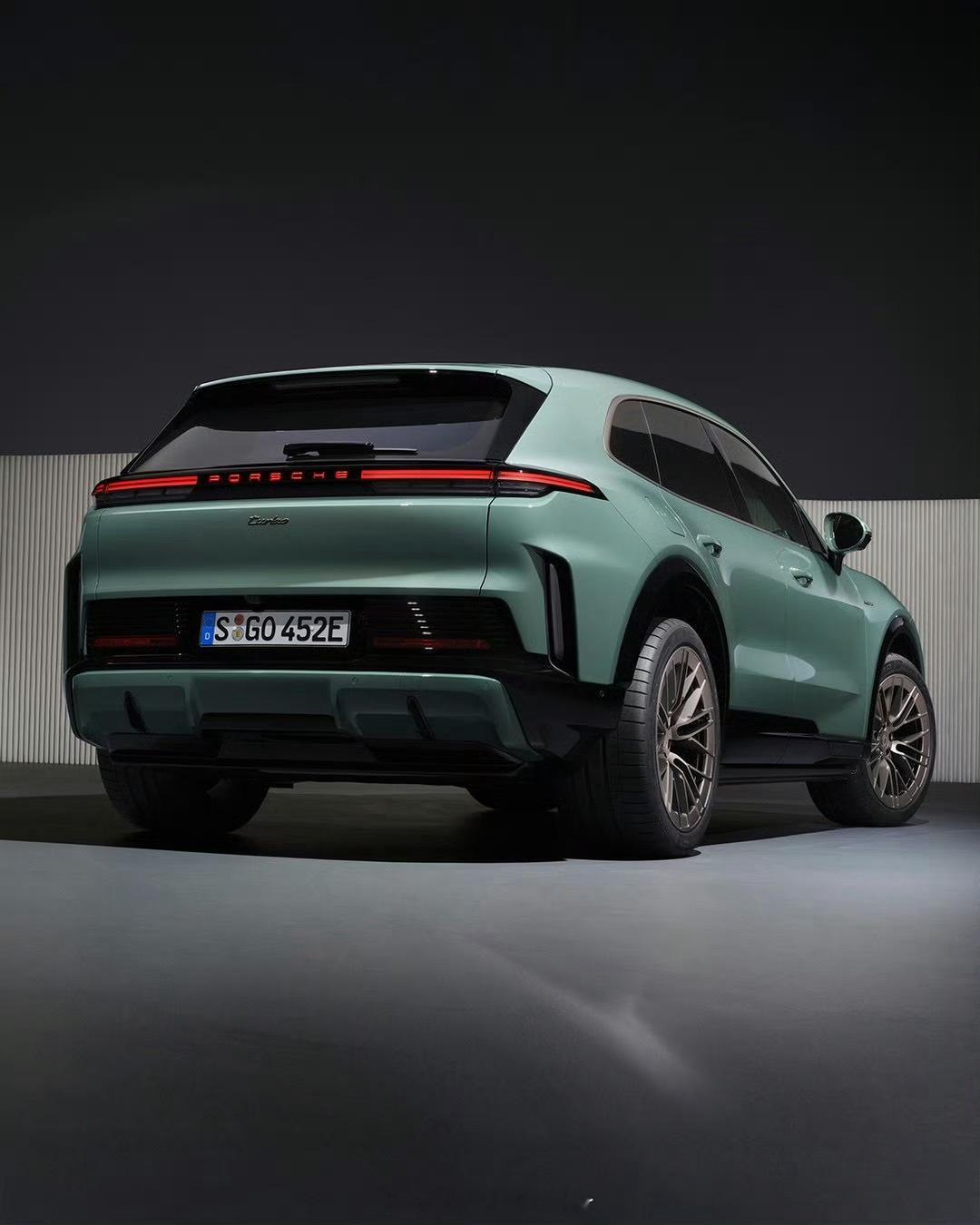 放大招儿了💥💥💥辗压级参数🚀🚀🚀保时捷正式发布纯电动卡宴🔋纯电卡宴