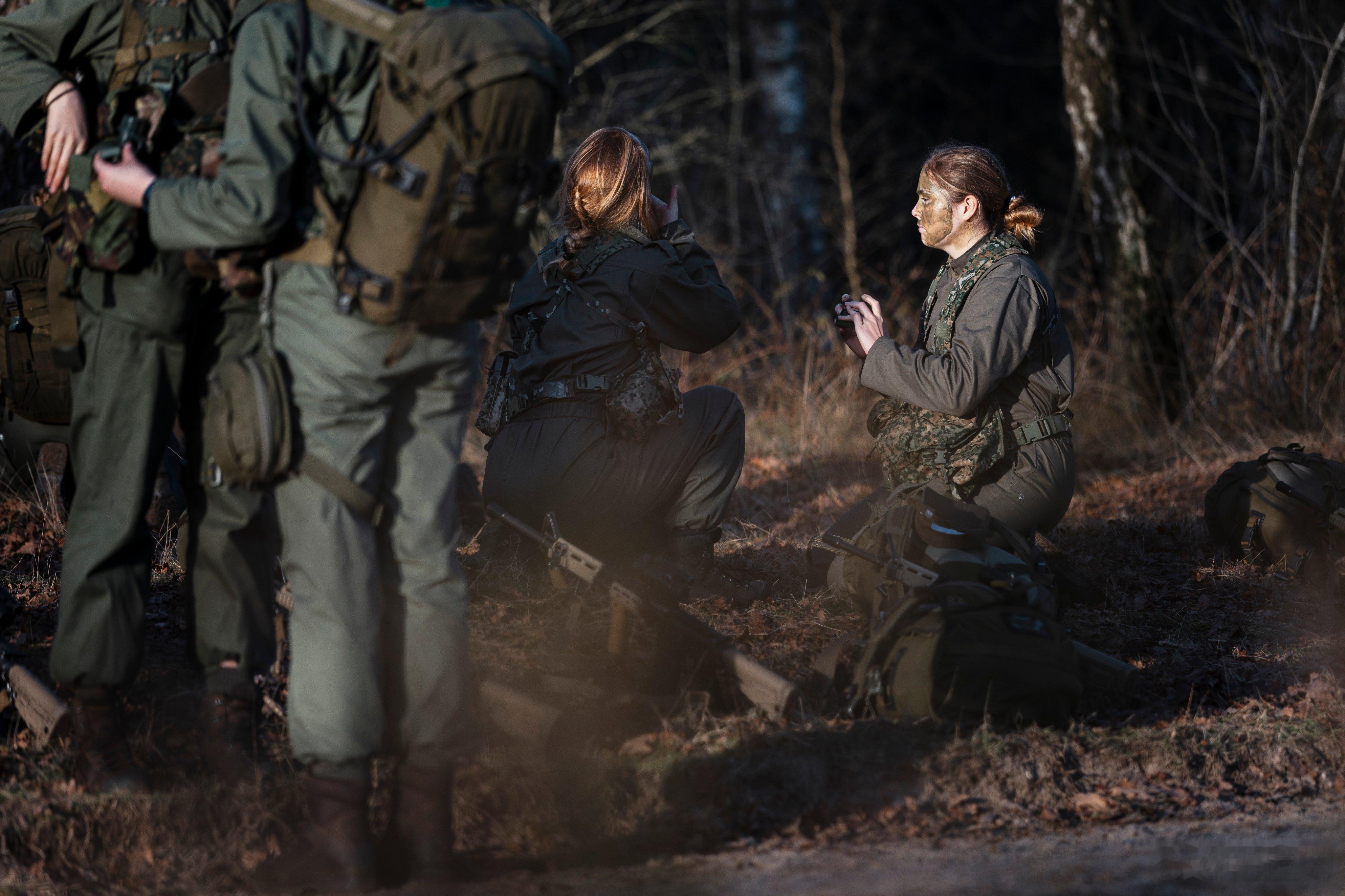 荷兰王室🇳🇱1月23日，王室宣布奥兰治公主凯瑟琳娜-阿玛莉娅完成了普通军事