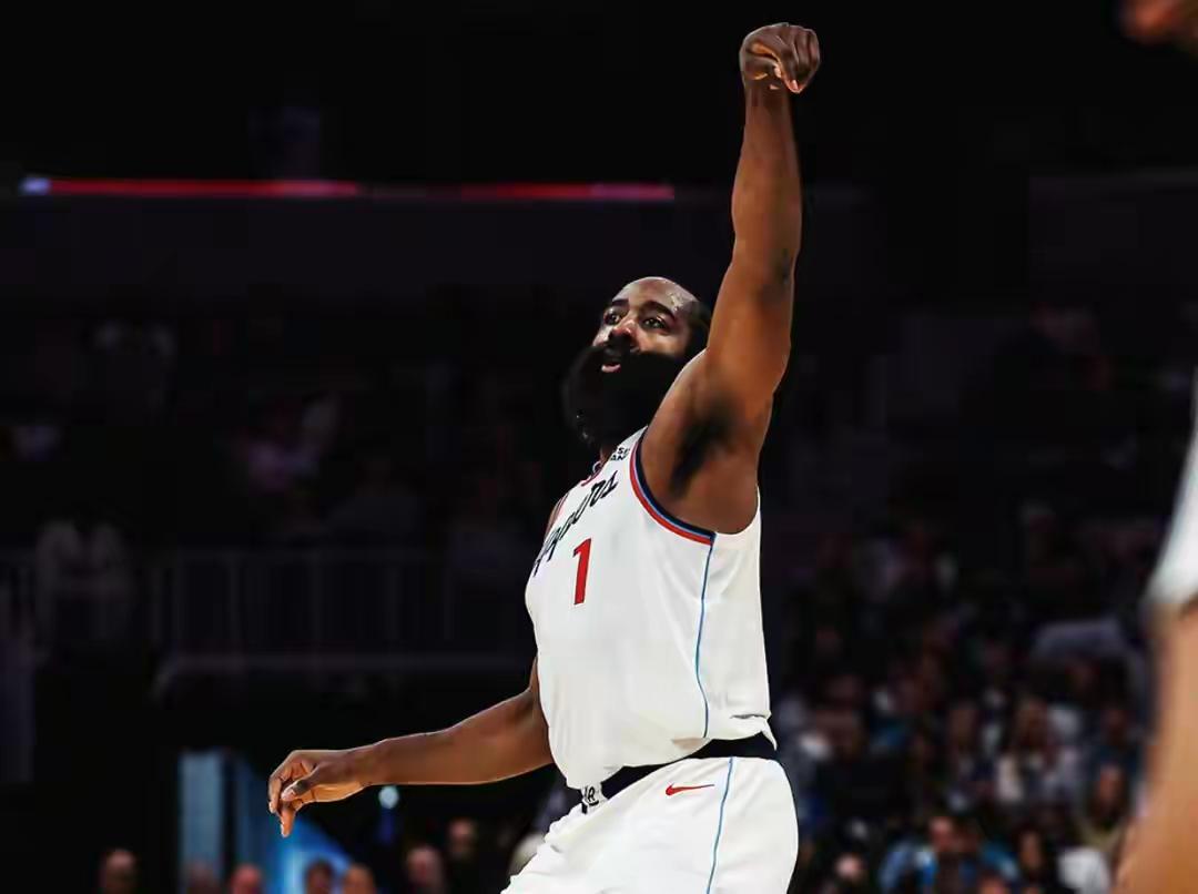 罚球、中距离和三分球样样精通！史上最强得分万金油，哈登生涯得分分布：罚球，8