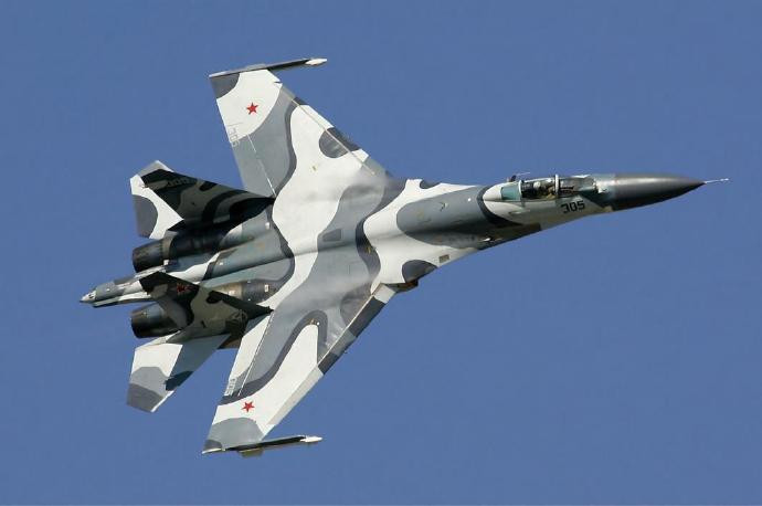 军事ai新视野俄罗斯Su-27“侧卫”战斗机Su-27战斗机是在苏联时期由苏联