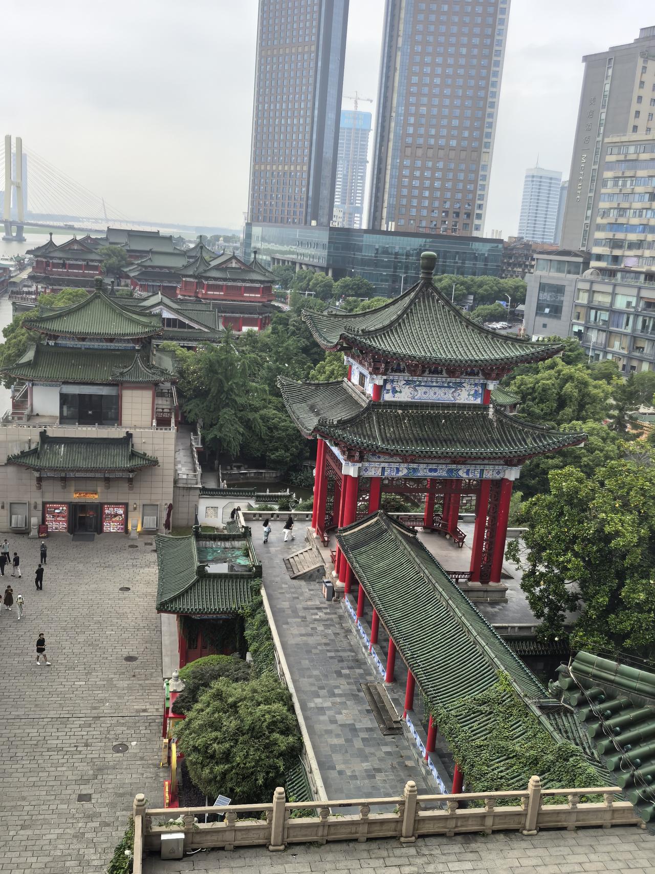我认为诸葛亮