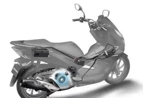 2026年，国产混动摩托车迎来爆发。宗申、隆鑫、春风、钱江纷纷亮出自研混动车型，