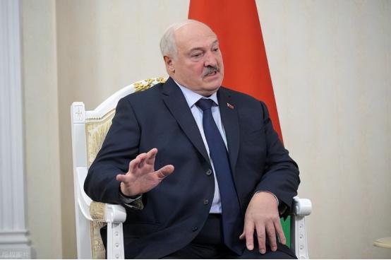 放弃中立选边站，普京盟友准备和中国翻脸？卢卡申科向美递投名状 2025年